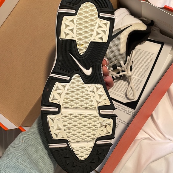 Nike golf shoes - Picture 2 of 4